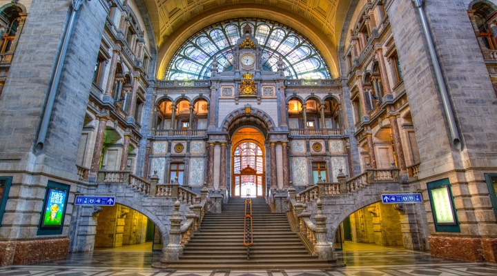 Intérieur de la gare d'anvers détectives privés Intérieur de la gare d'anvers détectives privés